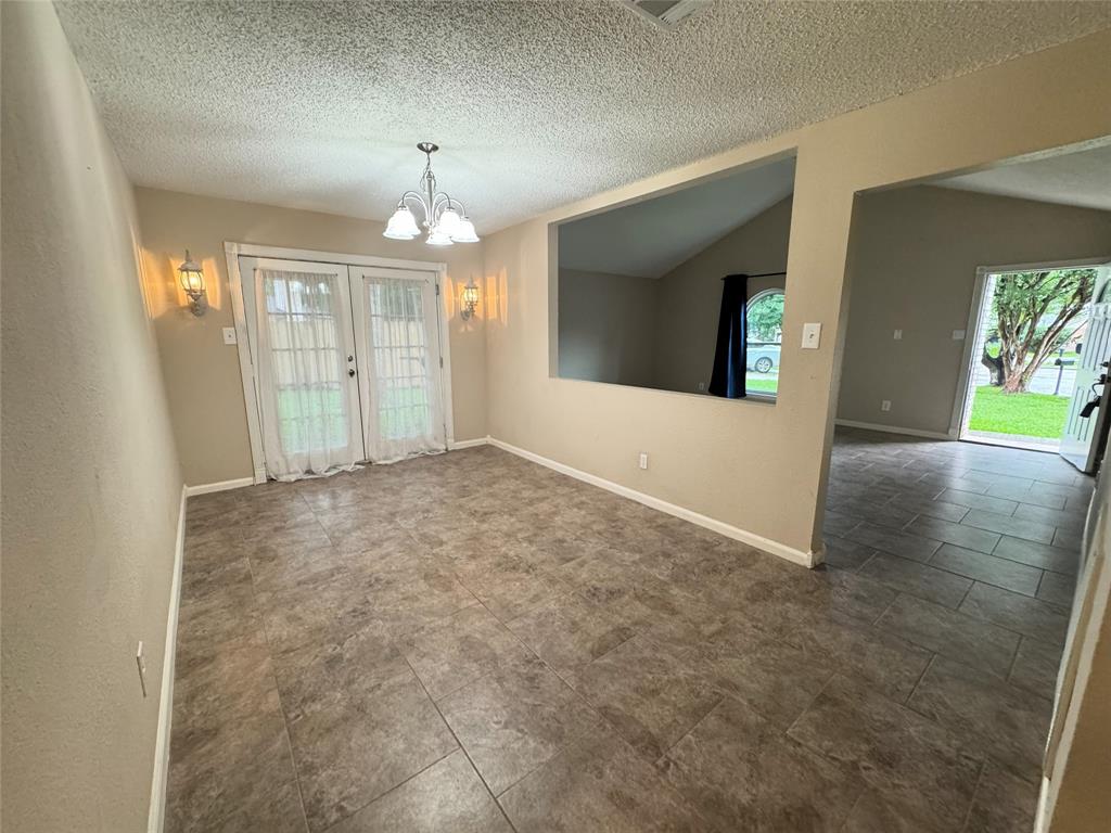 5442 Dove Forest Lane, Humble, Texas image 6
