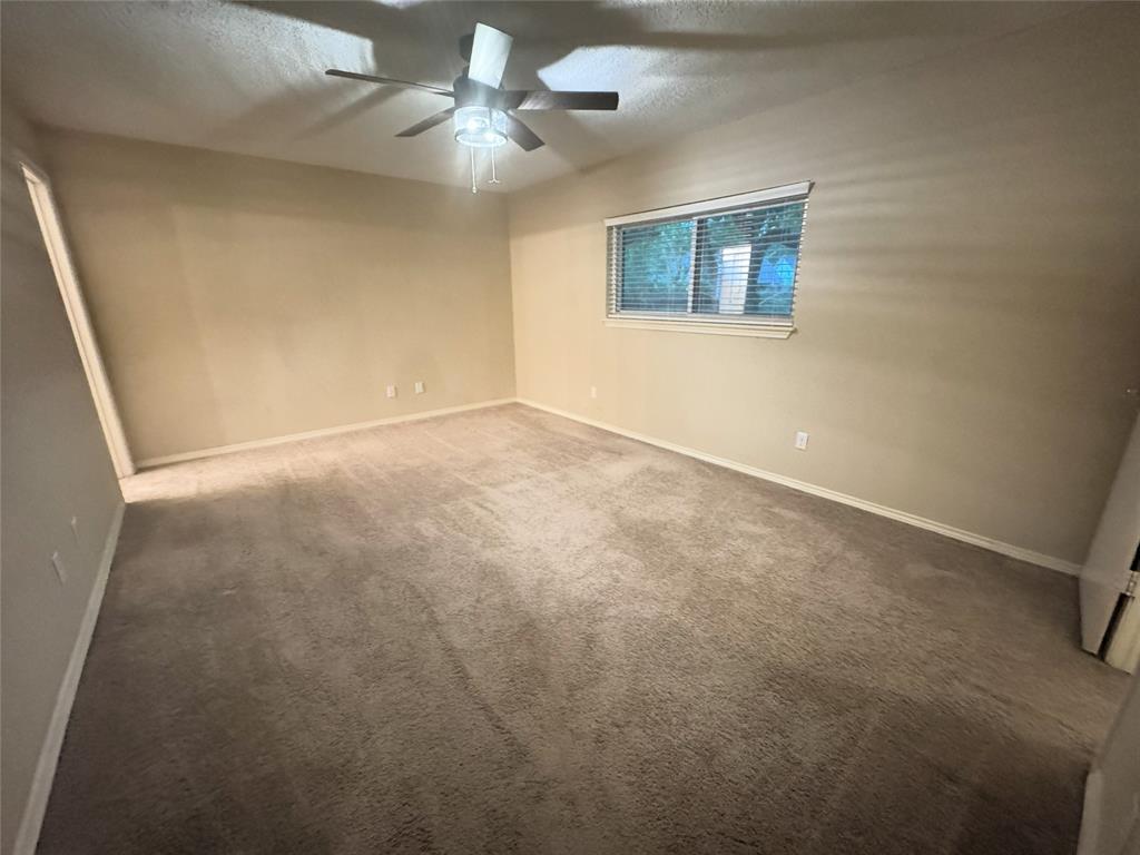 5442 Dove Forest Lane, Humble, Texas image 12