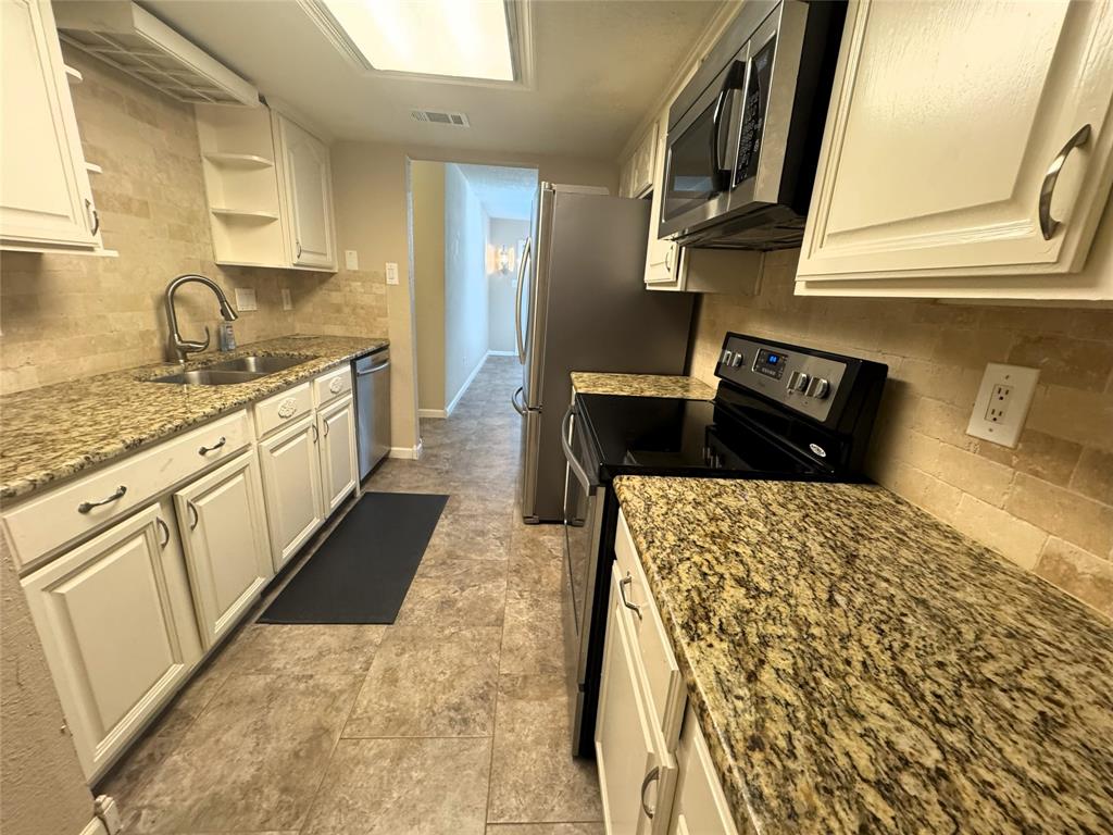 5442 Dove Forest Lane, Humble, Texas image 10