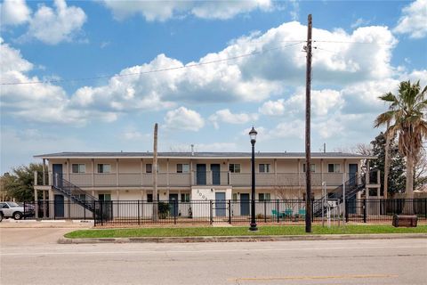 2002 27th Street Galveston TX 77550