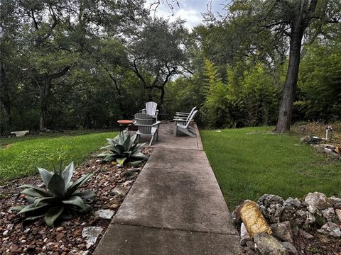 A home in La Grange