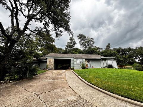 A home in La Grange