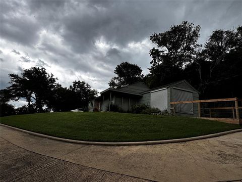 A home in La Grange