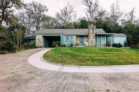 A home in La Grange