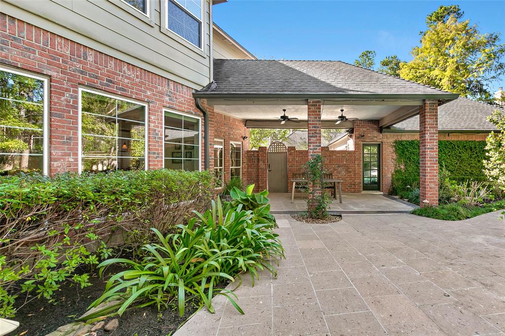 106 E Morning Cloud Circle, The Woodlands, Texas image 37