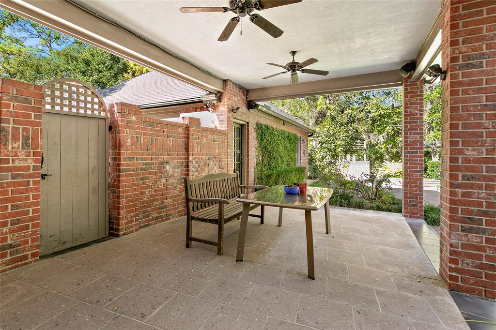 106 E Morning Cloud Circle, The Woodlands, Texas image 38