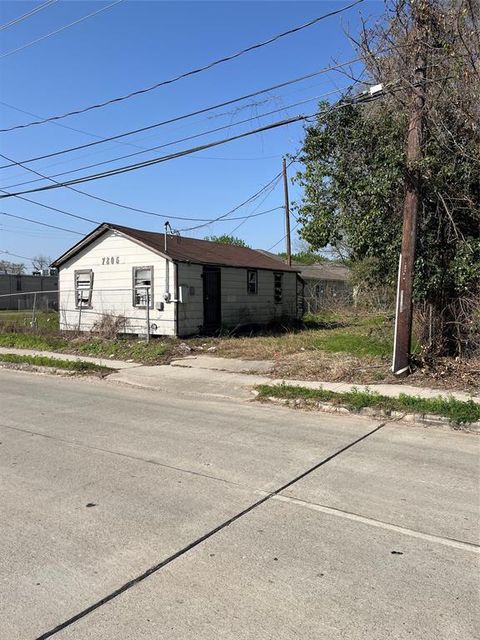 Photo of 7805 Wheatley Street, Houston, TX 77088 (MLS # 76442294)
