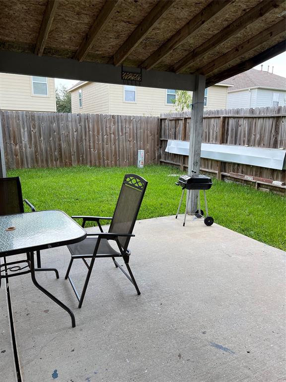 7335 Fox Scene Drive, Humble, Texas image 41