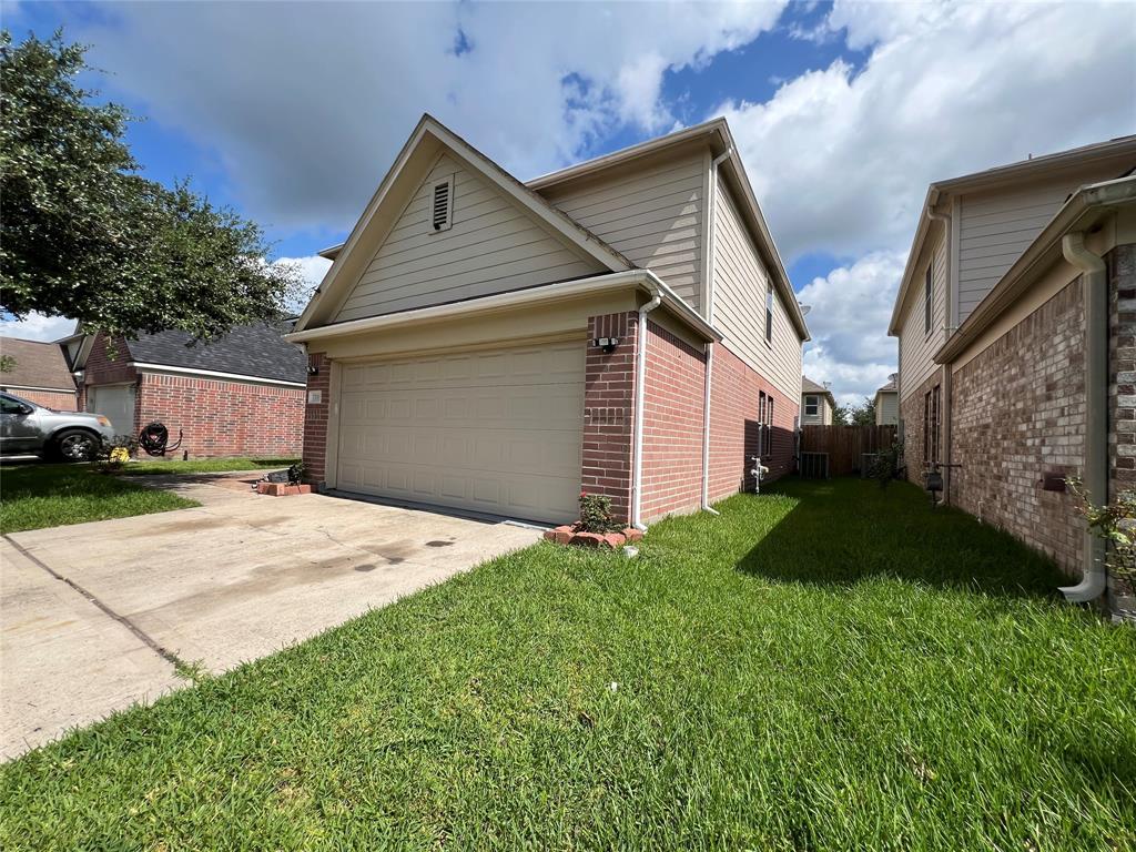 7335 Fox Scene Drive, Humble, Texas image 3