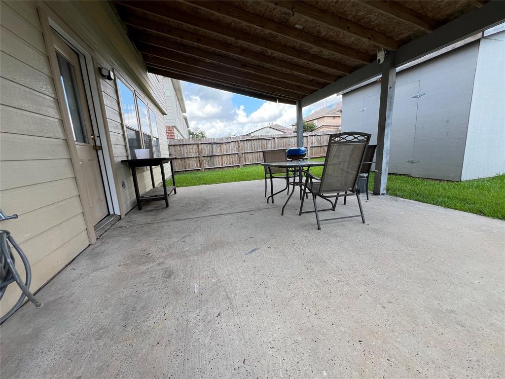 7335 Fox Scene Drive, Humble, Texas image 38