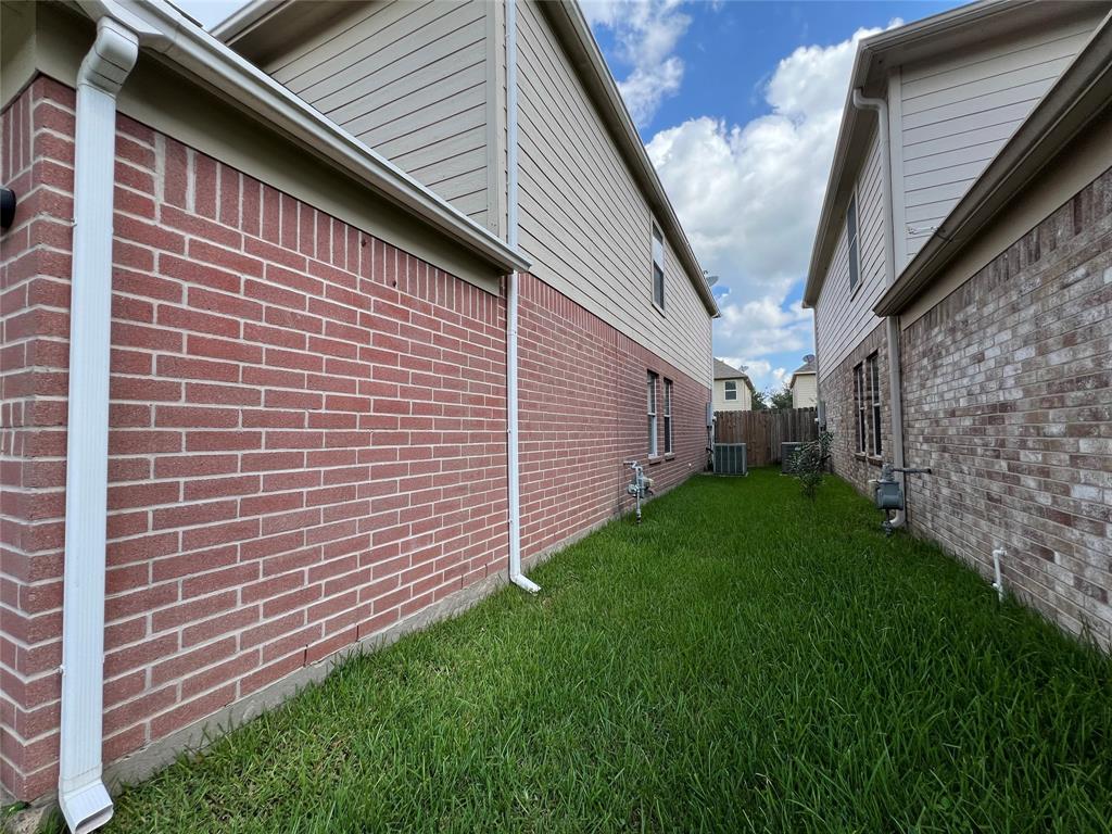 7335 Fox Scene Drive, Humble, Texas image 5