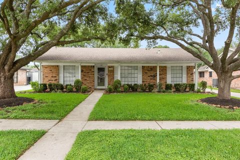 Single Family Residence in Houston TX 11323 Sagetrail Drive.jpg