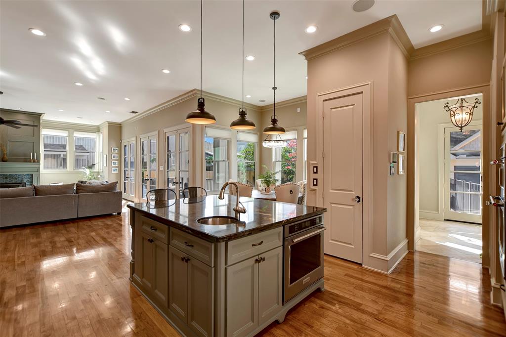 930 W 24th Street, Houston, Texas image 13