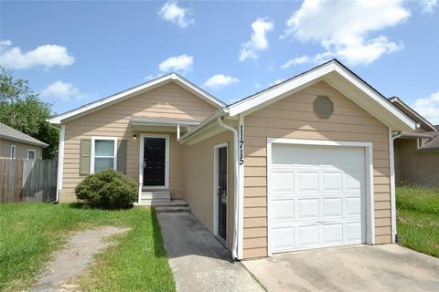Photo of 11715 Greenglen Drive, Houston, TX 77044 (MLS # 72077777) Photo of 11715 Greenglen Drive, Houston, TX 77044 (MLS # 72077777)