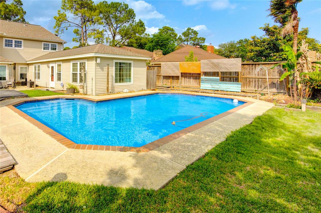 22211 Bucktrout Lane