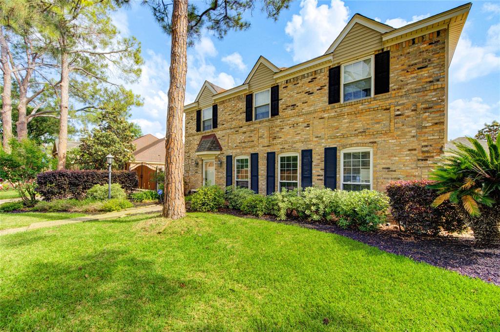 22211 Bucktrout Lane