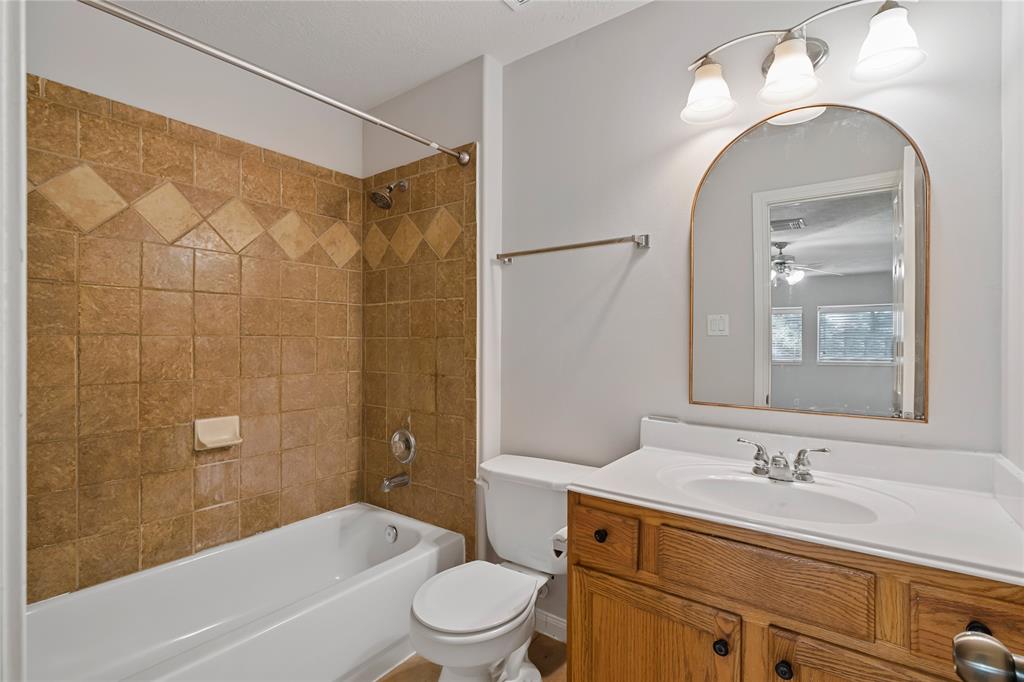8634 Silver Lure Drive, Humble, Texas image 25