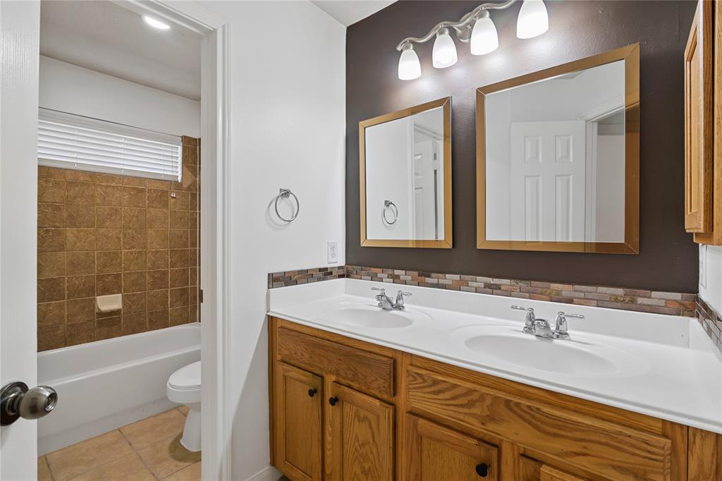 8634 Silver Lure Drive, Humble, Texas image 16