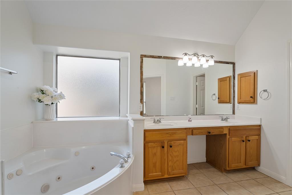 8634 Silver Lure Drive, Humble, Texas image 21