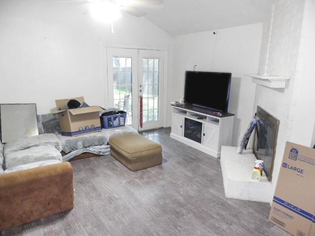 3835 Brookwind Drive, La Porte, Texas image 6