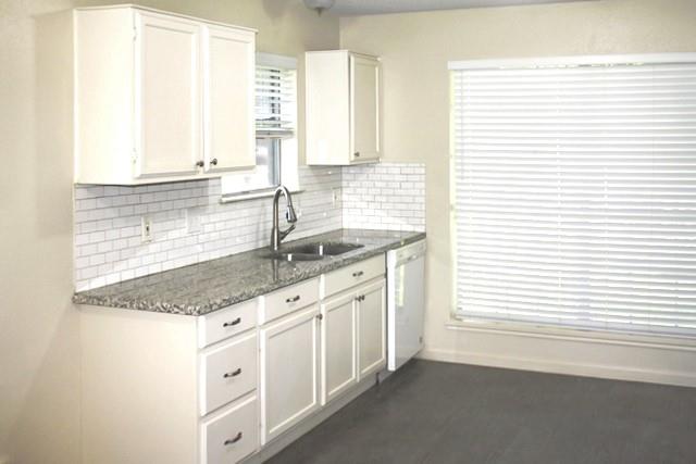 3835 Brookwind Drive, La Porte, Texas image 3