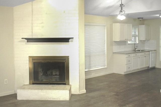 3835 Brookwind Drive, La Porte, Texas image 6