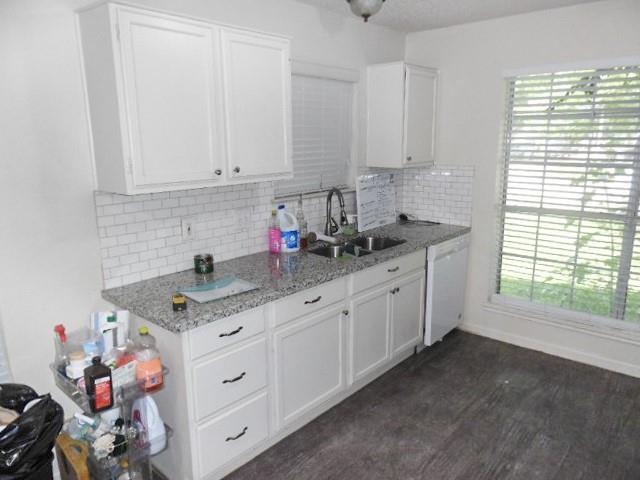 3835 Brookwind Drive, La Porte, Texas image 4