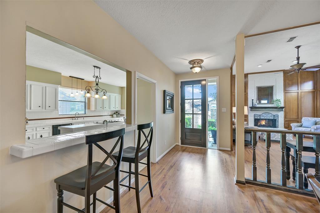 2706 Country Club Drive, Pearland, Texas image 8