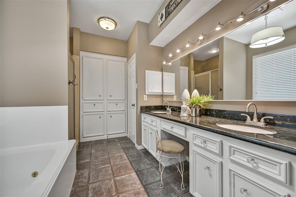 2706 Country Club Drive, Pearland, Texas image 14