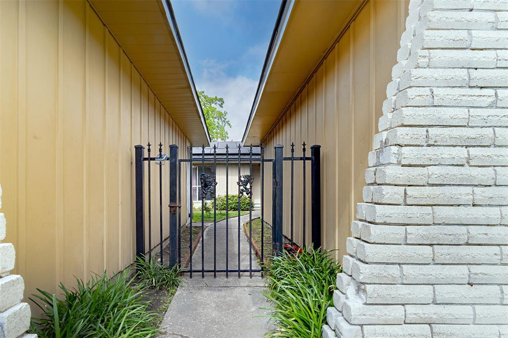 11203 Rousseau Drive, Houston, Texas image 9