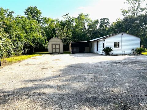 17125 E Highway 6, Santa Fe, TX 77511 - #: 53111431