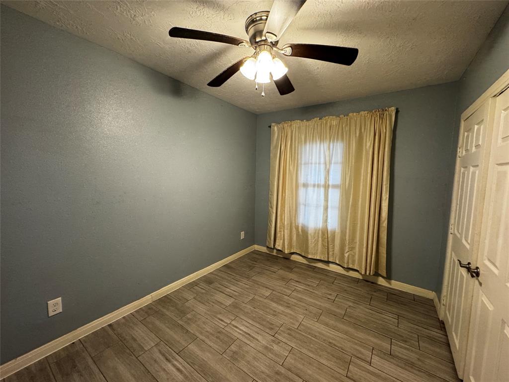 3702 Bayou Circle, Dickinson, Texas image 10