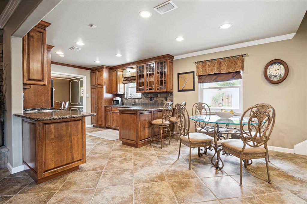 Photo 11 of 43 of 4907 Candletree Drive house