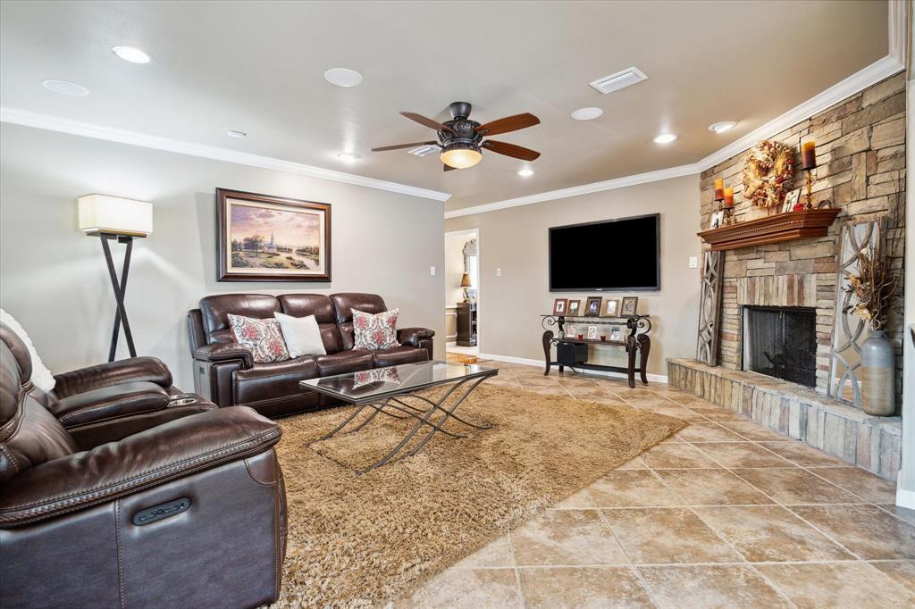 Photo 10 of 43 of 4907 Candletree Drive house