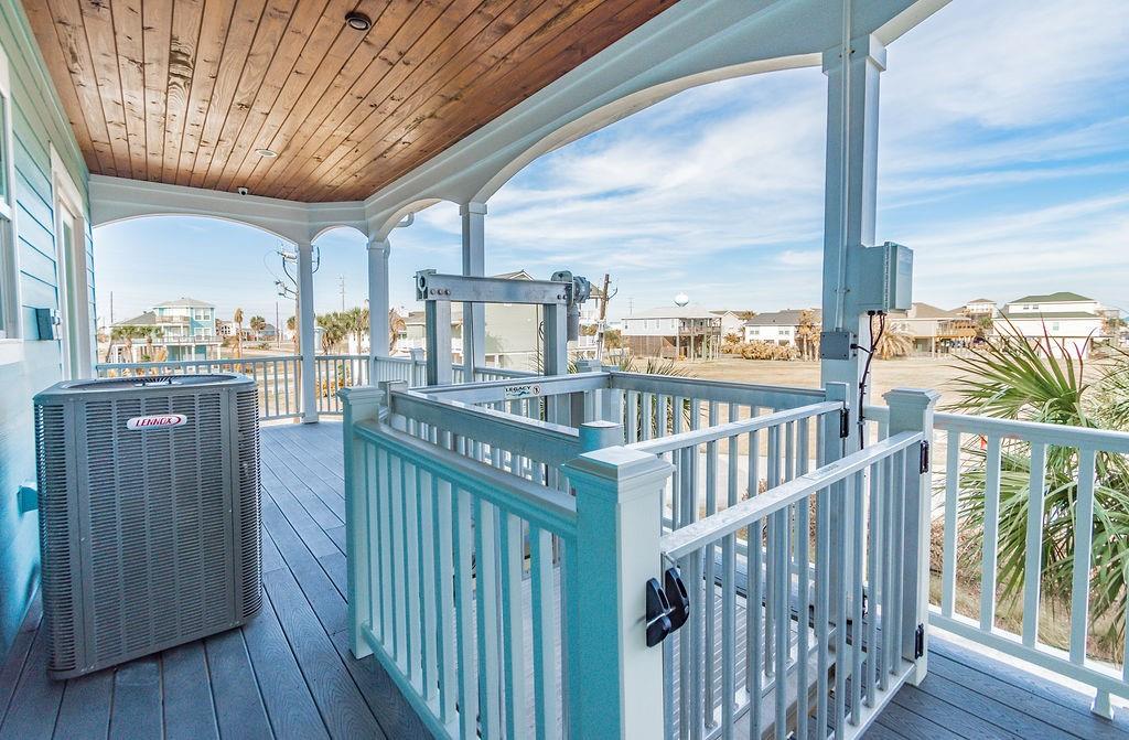 4110 Defender Lane, Galveston, Texas image 5