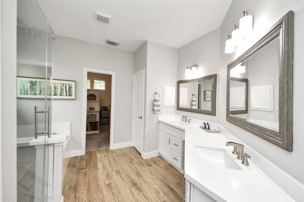 11401 Starlight Bay Street, Pearland, Texas image 18