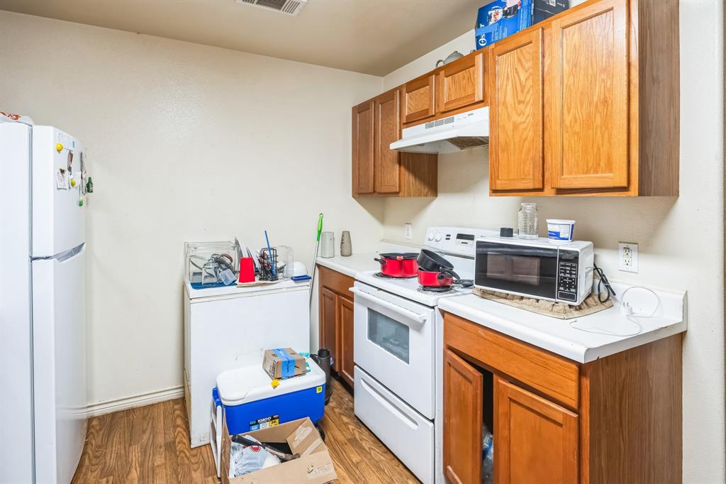 1211 Alice Avenue, El Campo, Texas image 10