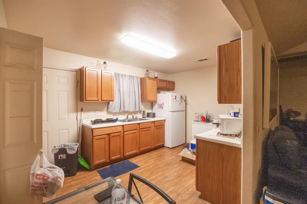 1211 Alice Avenue, El Campo, Texas image 11