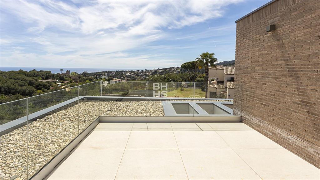 08348, Spain, 4 Bedrooms Bedrooms, ,3 BathroomsBathrooms,Residential,Active,181801