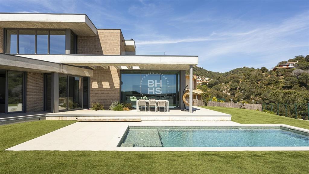 08348, Spain, 4 Bedrooms Bedrooms, ,3 BathroomsBathrooms,Residential,Active,181801