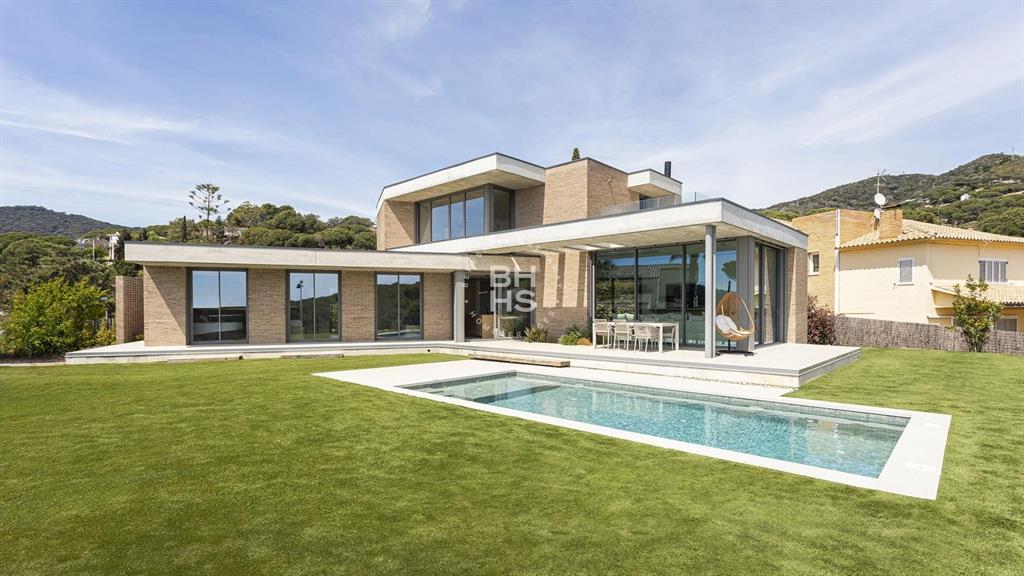 08348, Spain, 4 Bedrooms Bedrooms, ,3 BathroomsBathrooms,Residential,Active,181801