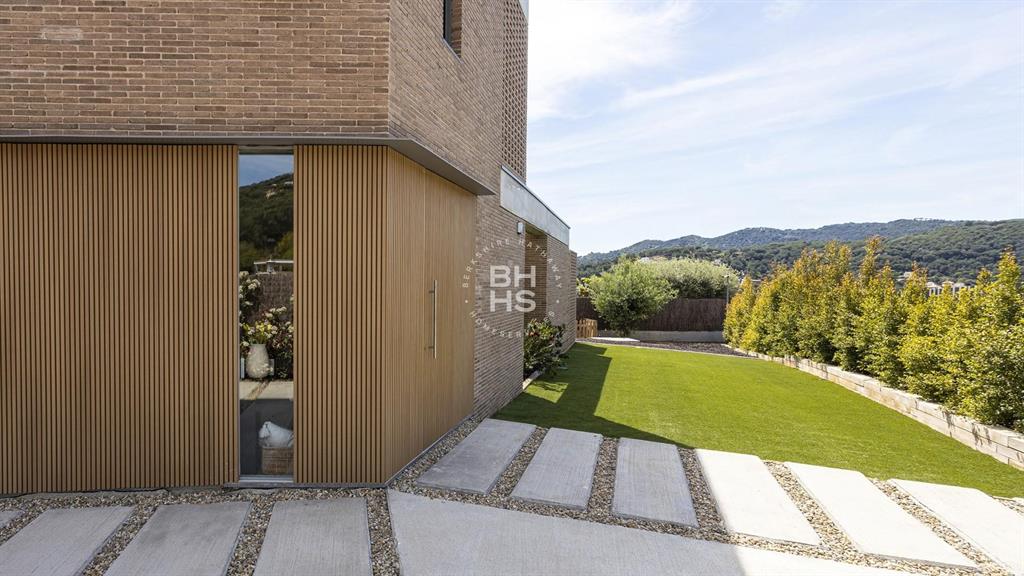 08348, Spain, 4 Bedrooms Bedrooms, ,3 BathroomsBathrooms,Residential,Active,181801