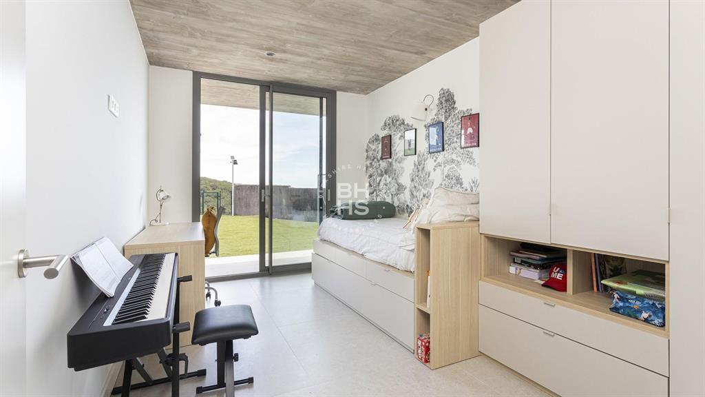 08348, Spain, 4 Bedrooms Bedrooms, ,3 BathroomsBathrooms,Residential,Active,181801