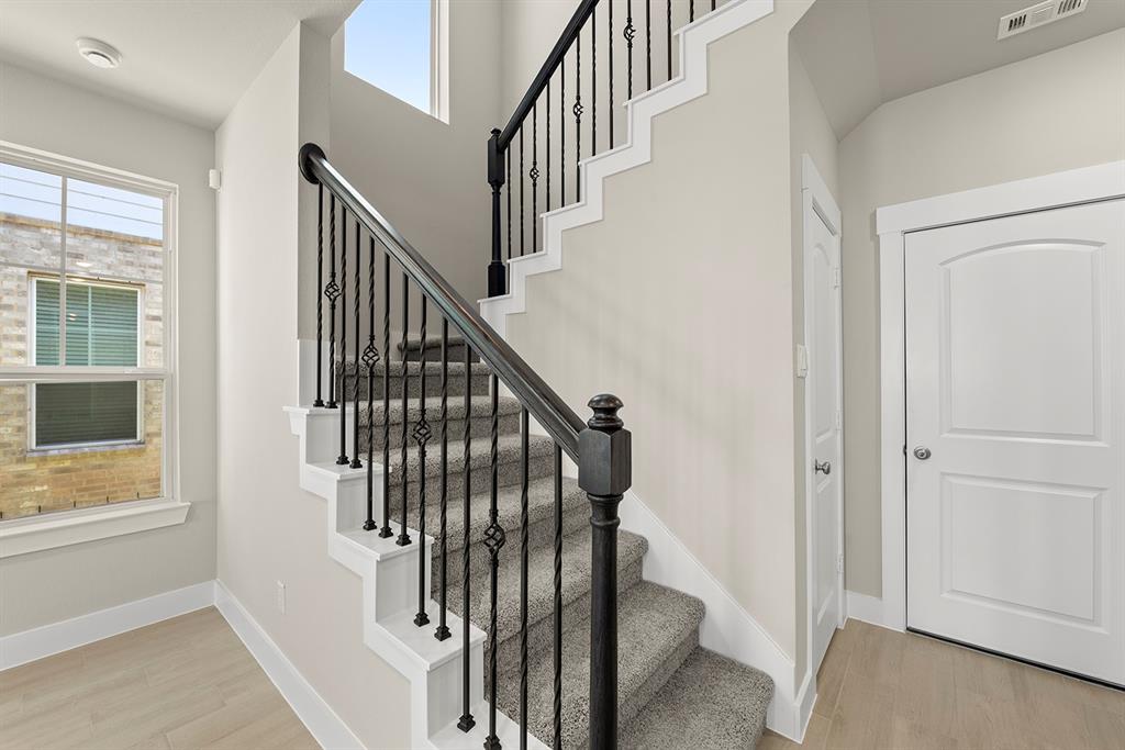 2770 Mariposa Creek Drive, Rosharon, Texas image 2