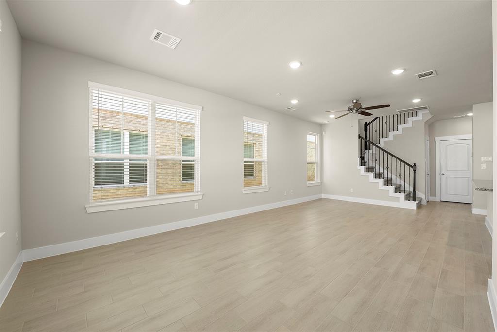 2770 Mariposa Creek Drive, Rosharon, Texas image 3