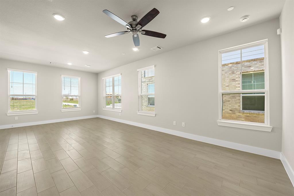 2770 Mariposa Creek Drive, Rosharon, Texas image 7