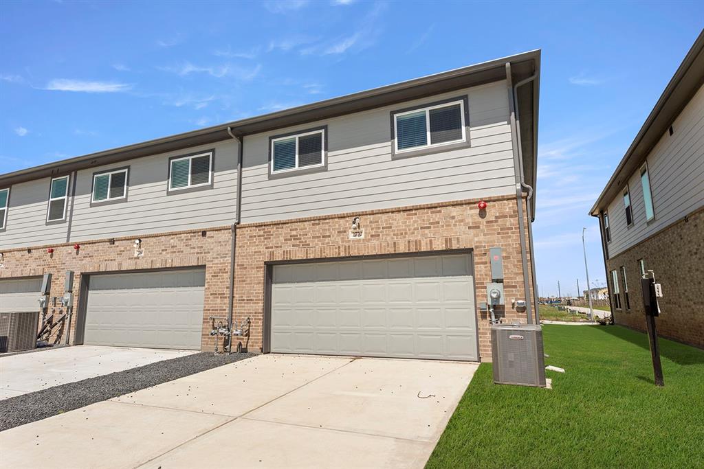 2770 Mariposa Creek Drive, Rosharon, Texas image 20