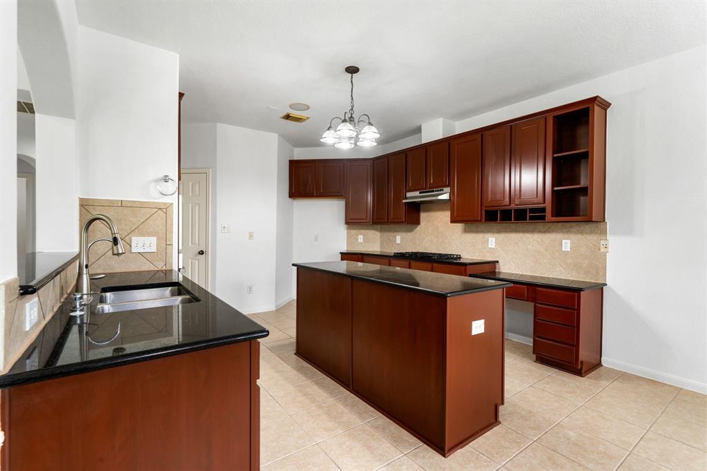 1810 Candle Light Court, Sugar Land, Texas image 15