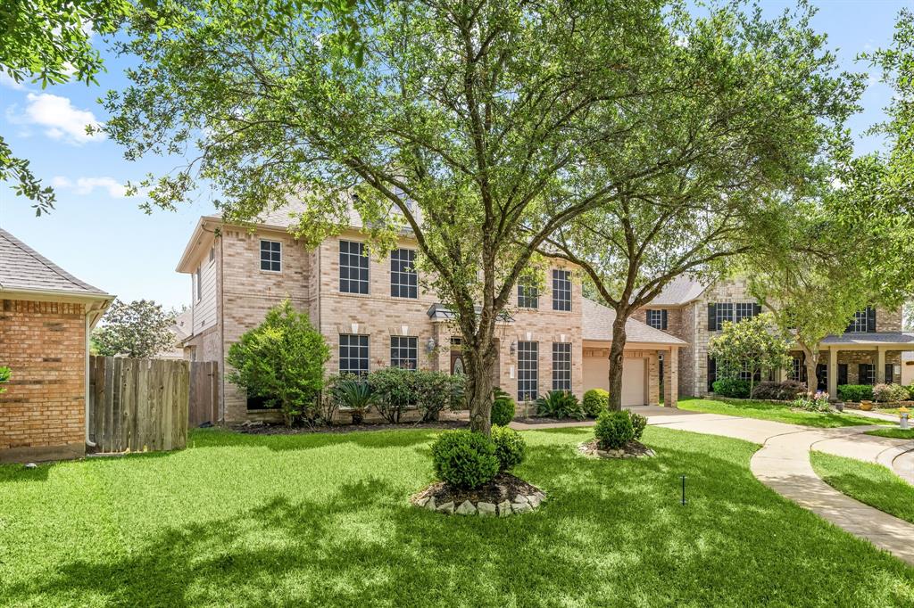 1810 Candle Light Court, Sugar Land, Texas image 2