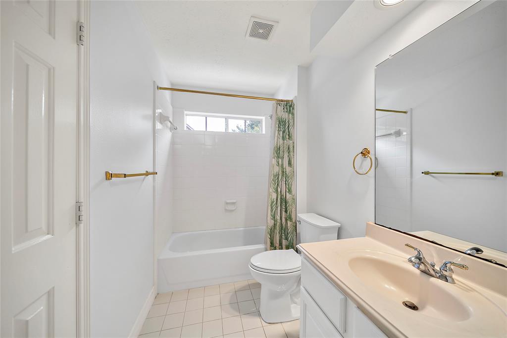1930 Hollys Way, Sugar Land, Texas image 32
